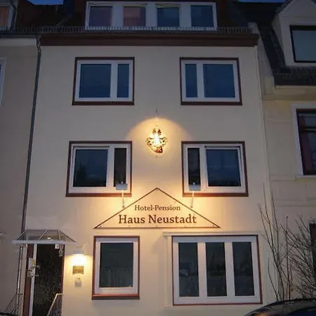 בית הארחה Hotel-pension Haus Neustadt 2*